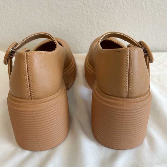 NWOT, Journee Collection Platform Block Heel Zarynn Mary Jane in Cognac, Sz 6.5 - Picture 5 of 10